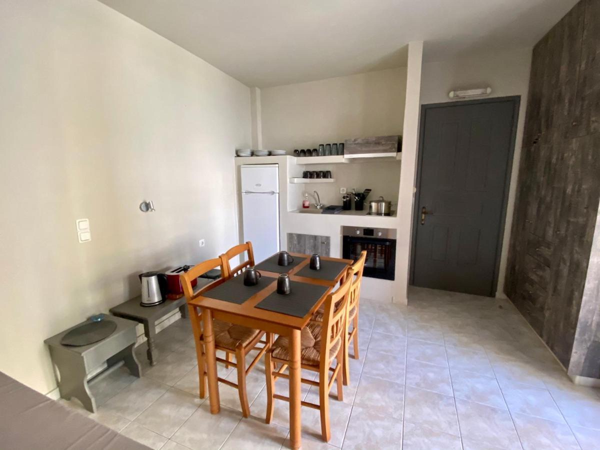 Pelagias Apartments Айя-Евфимия Экстерьер фото